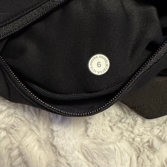 Lululemon shortie shorts green camo - Picture 5 of 6